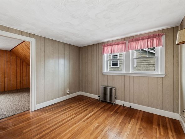 10 Shepard St, Marblehead MA 01945