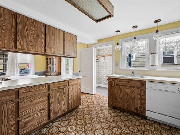 10 Shepard St, Marblehead MA 01945