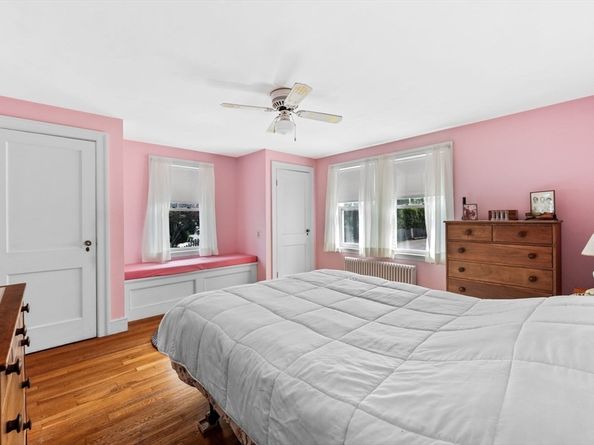 10 Shepard St, Marblehead MA 01945