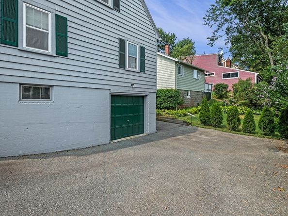 10 Shepard St, Marblehead MA 01945
