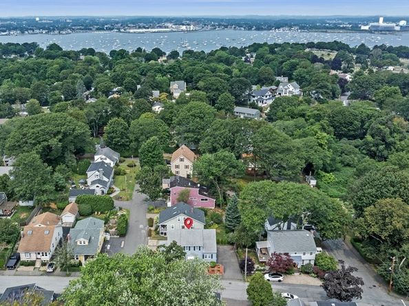 10 Shepard St, Marblehead MA 01945
