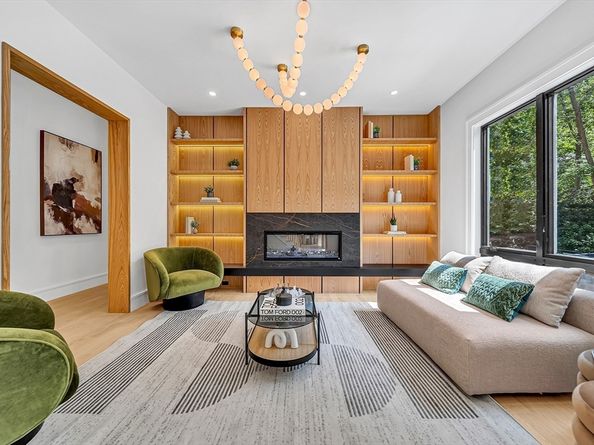 177 Varick Rd, Newton MA 02468