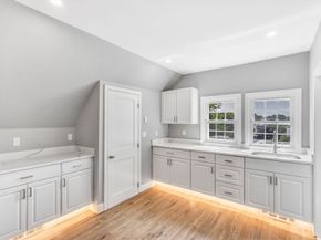 5 Beckford St 3, Beverly MA 01915