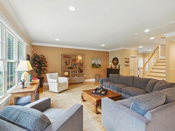 4 Caileigh Ct 4, Andover MA 01810