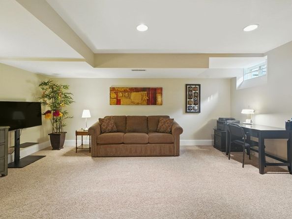 4 Caileigh Ct 4, Andover MA 01810