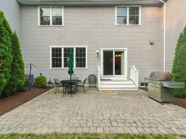 4 Caileigh Ct 4, Andover MA 01810