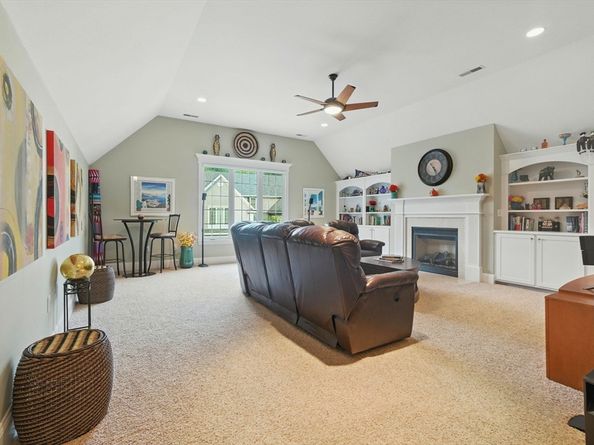 4 Caileigh Ct 4, Andover MA 01810