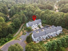4 Caileigh Ct 4, Andover MA 01810