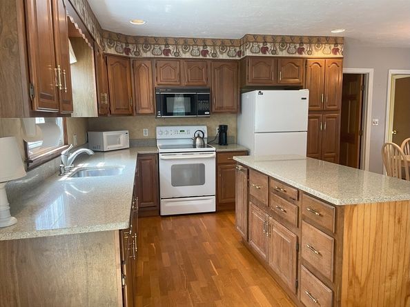 71 Church Street, East Bridgewater MA 02333