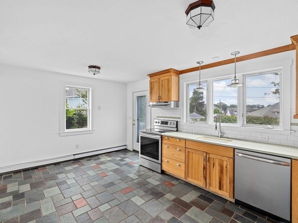 12 Dogwood Ln, Wareham MA 02558
