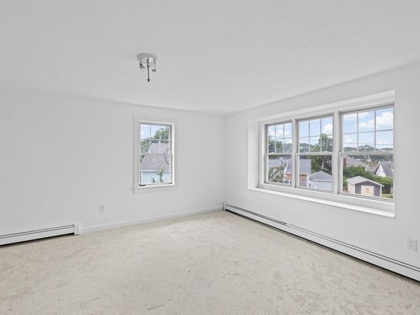 12 Dogwood Ln, Wareham MA 02558