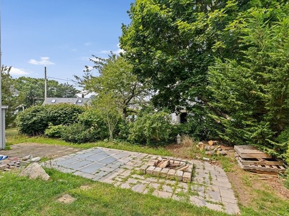 12 Dogwood Ln, Wareham MA 02558