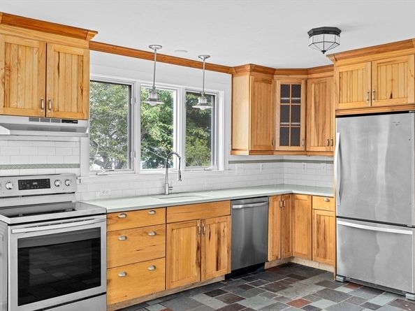 12 Dogwood Ln, Wareham MA 02558