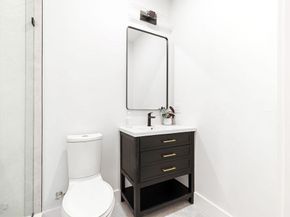 84 Pennsylvania Ave 84, Newton MA 02464