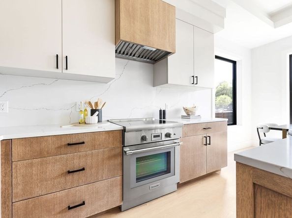 84 Pennsylvania Ave 84, Newton MA 02464