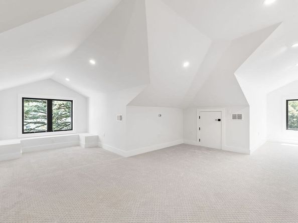 84 Pennsylvania Ave 84, Newton MA 02464