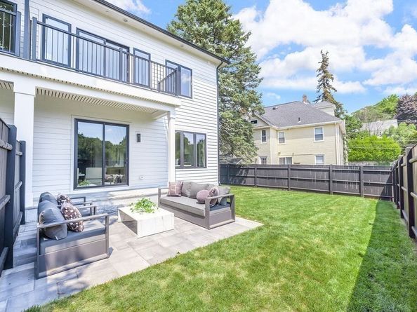 84 Pennsylvania Ave 84, Newton MA 02464