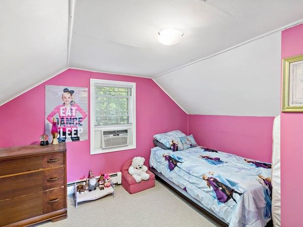 58 Pembroke Street, Kingston MA 02364