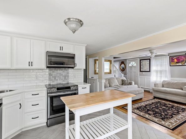 58 Pembroke Street, Kingston MA 02364