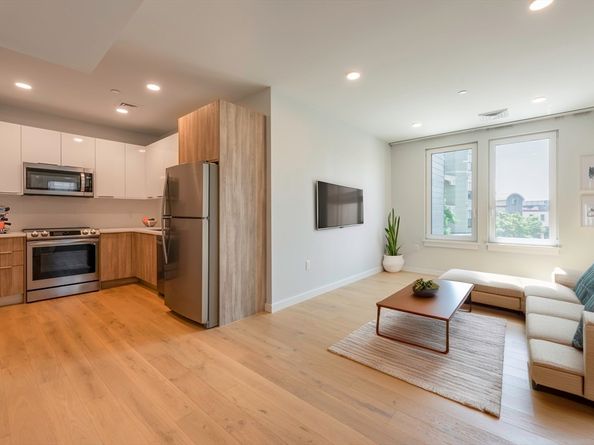71 Bow 202, Somerville MA 02143