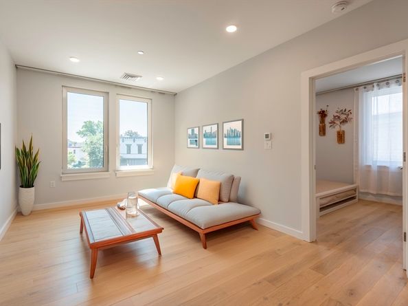 71 Bow 202, Somerville MA 02143