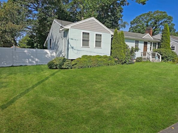 153 Bouve Ave, Brockton MA 02301