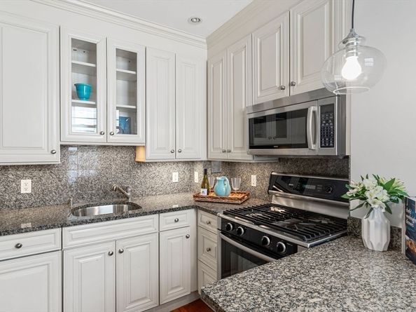 70 Phillips St 3, Boston MA 02114