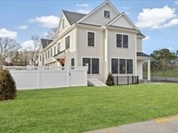32 Kingsbury St 1, Wellesley MA 02481