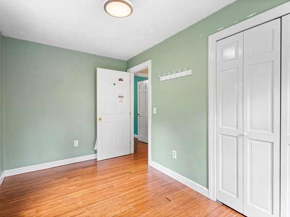 6 Fruit St, Hopkinton MA 01748
