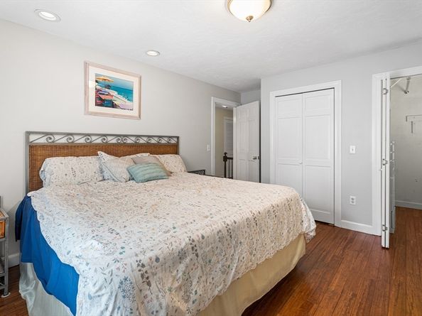 6 Fruit St, Hopkinton MA 01748