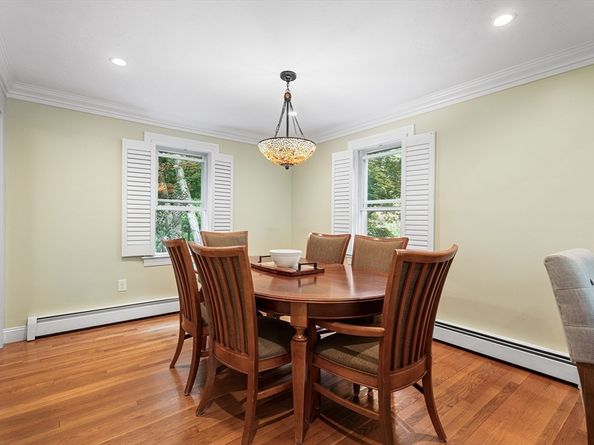6 Fruit St, Hopkinton MA 01748