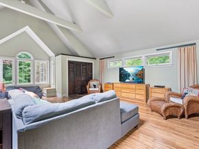 6 Fruit St, Hopkinton MA 01748