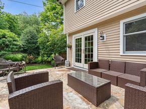 6 Fruit St, Hopkinton MA 01748