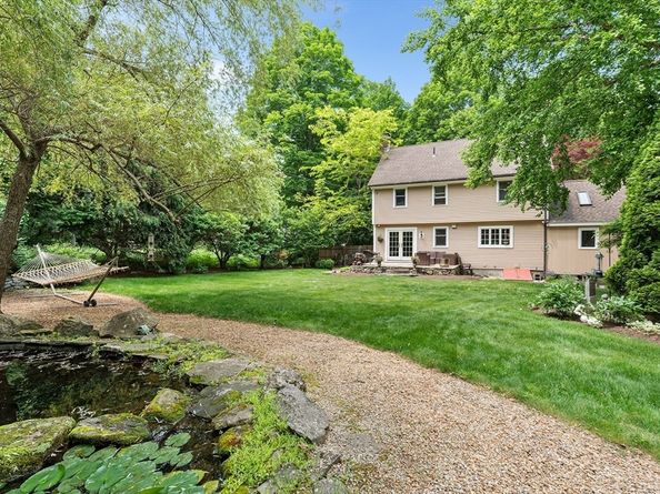 6 Fruit St, Hopkinton MA 01748