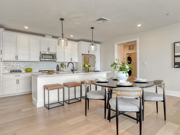 62 Foundry St 208, Wakefield MA 01880