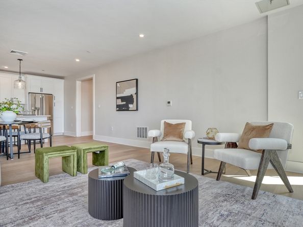 62 Foundry St 208, Wakefield MA 01880