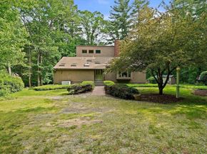 575 1st Parish Rd, Scituate MA 02066