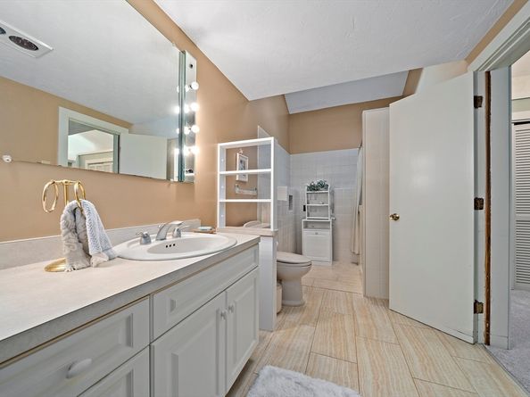 575 1st Parish Rd, Scituate MA 02066