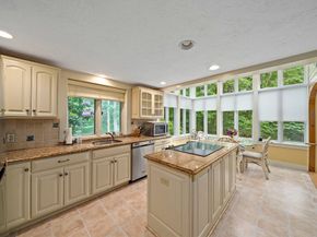575 1st Parish Rd, Scituate MA 02066