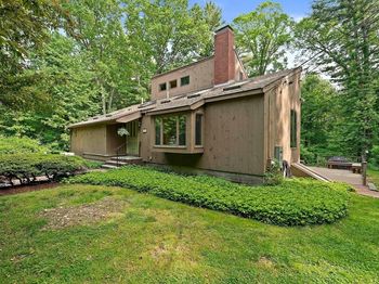 575 1st Parish Rd