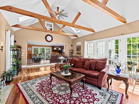 167 Old Miller St, Middleboro MA 02346