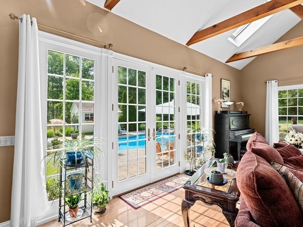 167 Old Miller St, Middleboro MA 02346