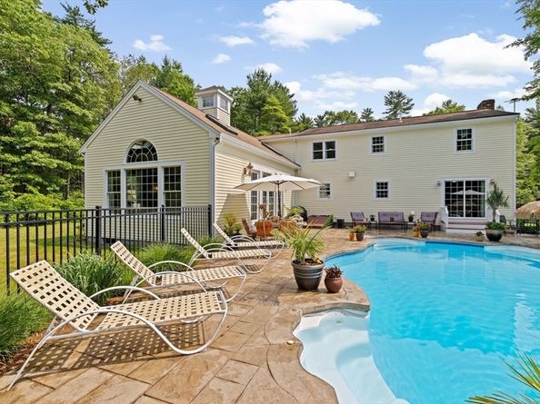 167 Old Miller St, Middleboro MA 02346