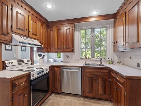 79 Cheever Circle, Andover MA 01810