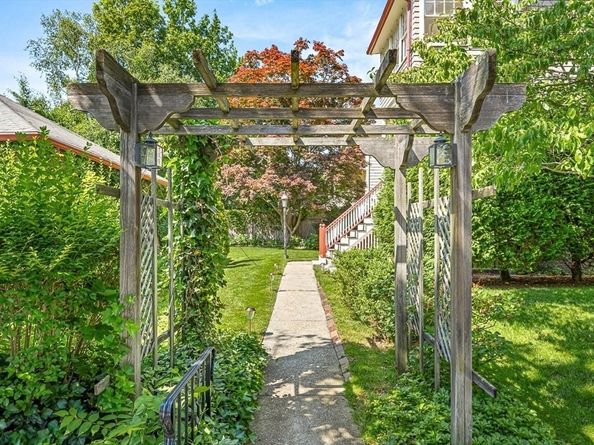 68 Barnard Ave, Watertown MA 02472