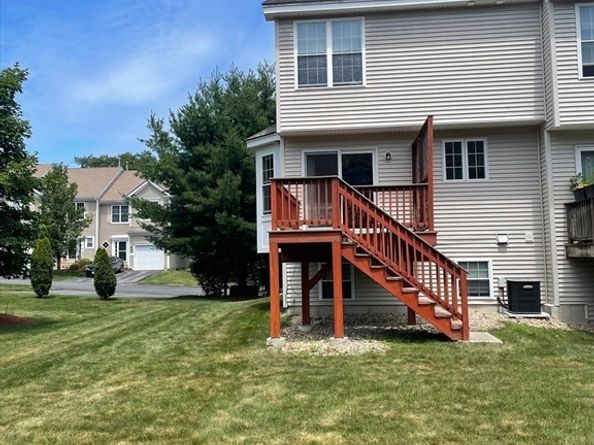 61 Tulip Cir 61, Grafton MA 01560