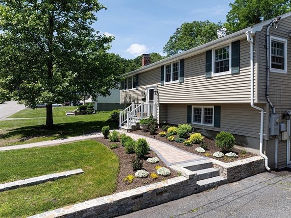 32 Eaton Road W, Framingham MA 01701