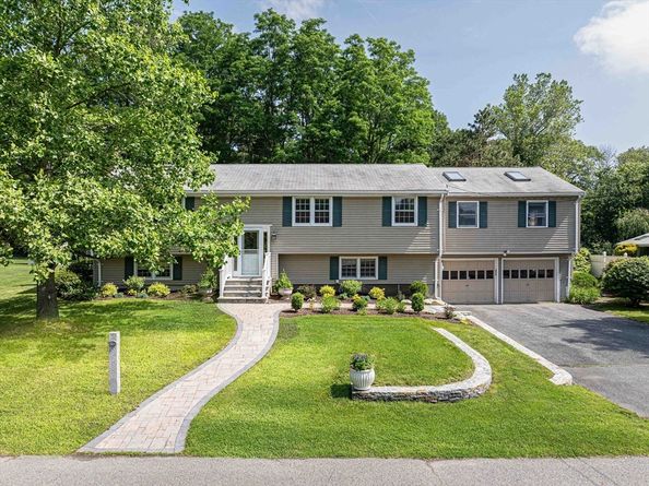 32 Eaton Road W, Framingham MA 01701