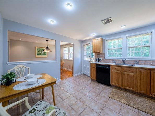 32 Eaton Road W, Framingham MA 01701