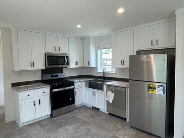 214 Shoreline Drive, Tewksbury MA 01876